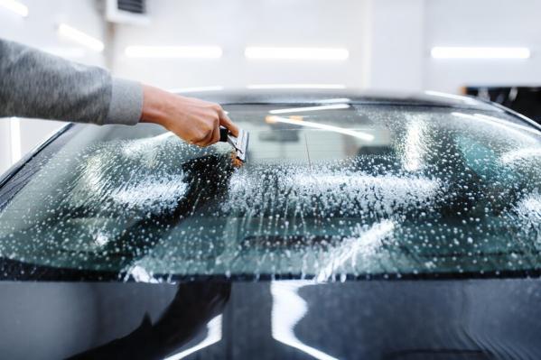 Cleaning Your Squeegee Before and After Wrapping